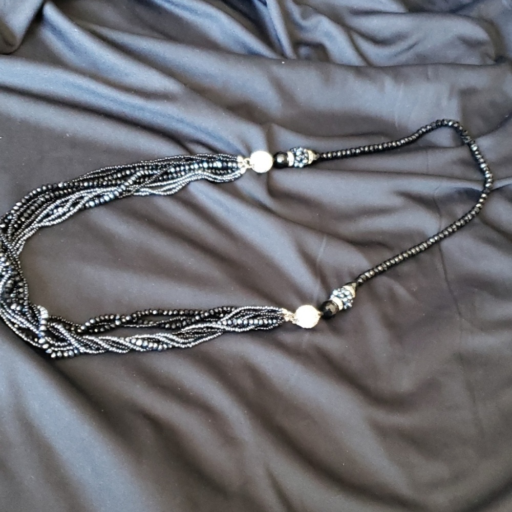 Go-glam necklace(used)